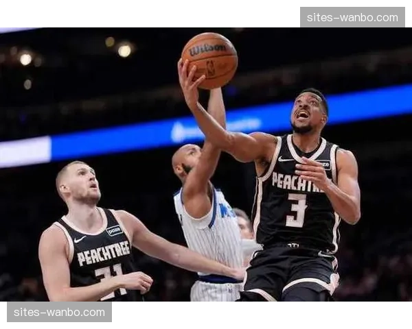 老鹰亚历山大沃克三分爆发 场均出手八次命中率逼近四成 老鹰亚历山大沃克三分爆发 场均出手八次命中率逼近四成